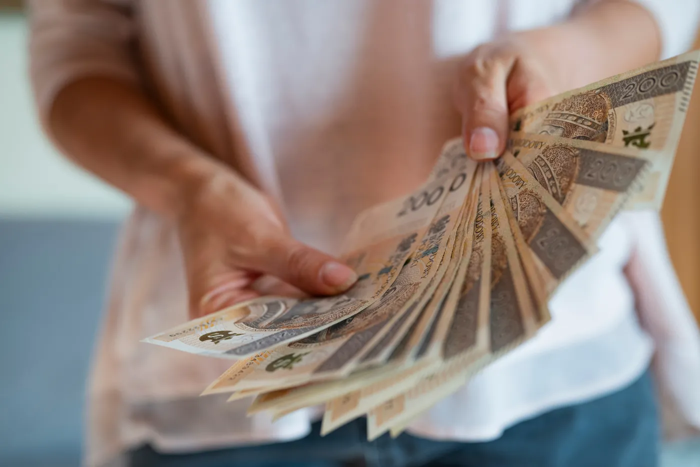 pieniądze, emerytura, świadczenie, złotówki, banknoty