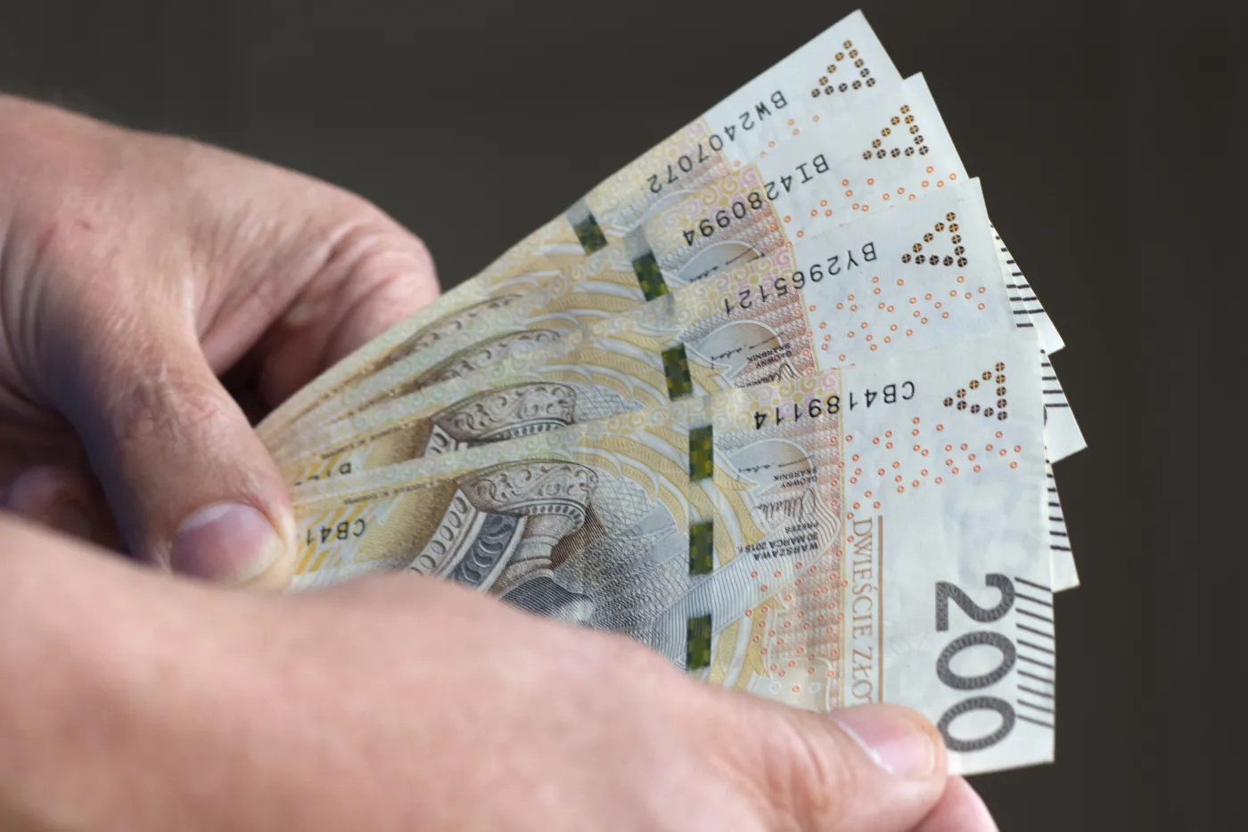 Tymi banknotami i monetami już nie zapłacisz. NBP jasno wskazuje, co robić