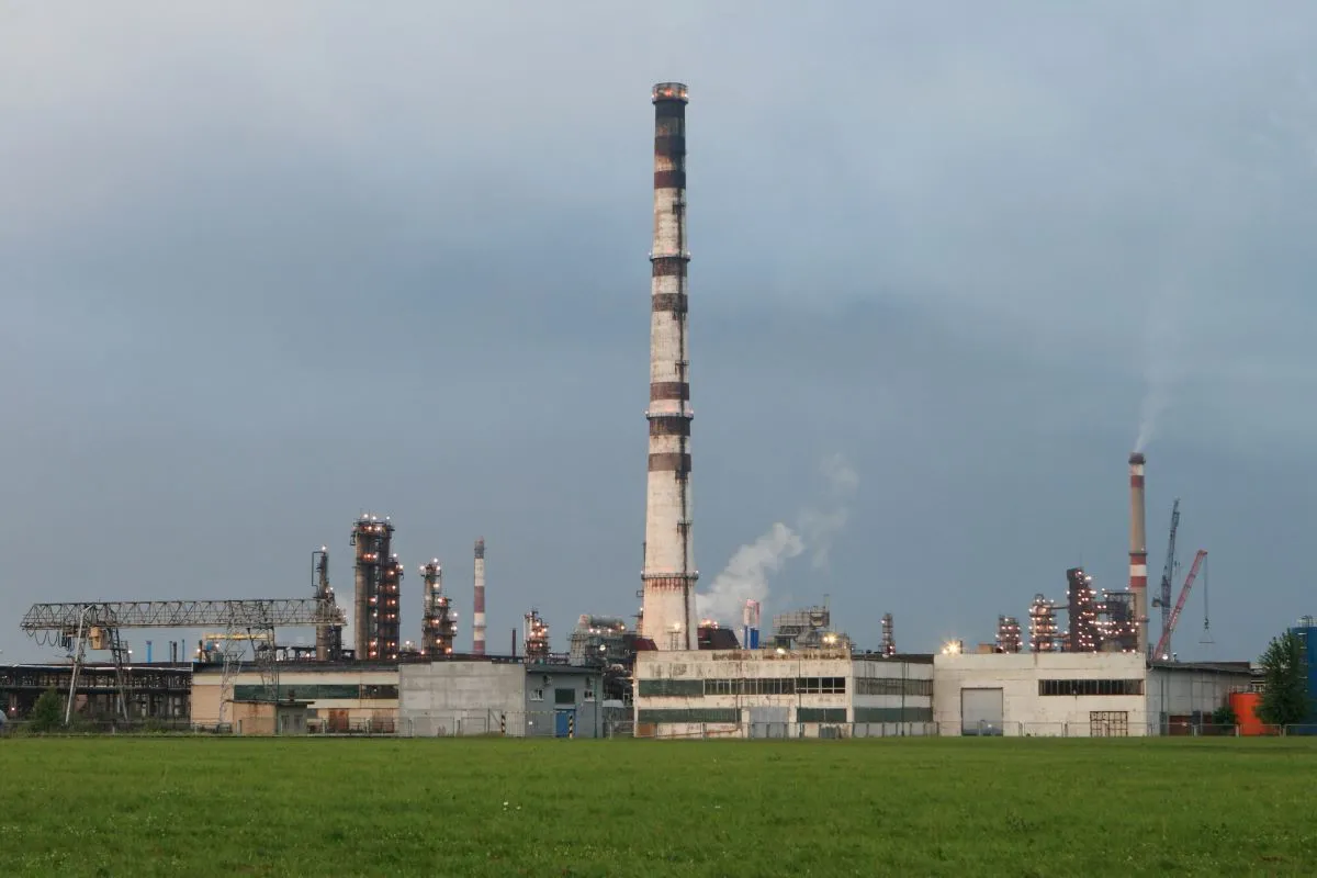 Eksplozja cystern Orlenu na Litwie. Wilno ostrzega przed zanieczyszczeniem