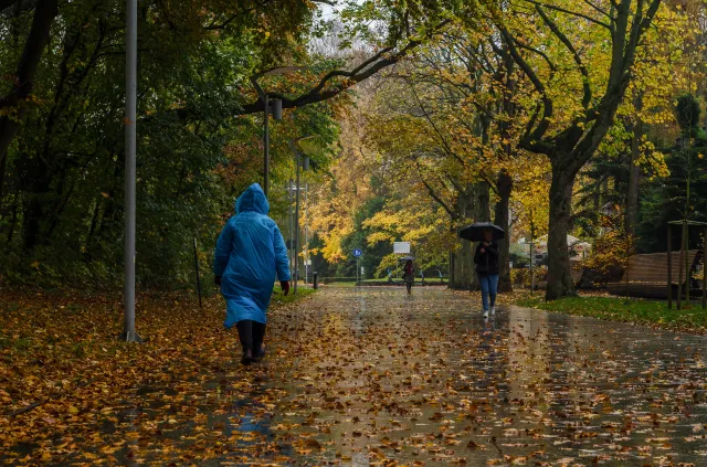 Wyż znad Wysp sunie nad Polskę. Przełom w pogodzie nastąpi już za dwa dni. Czy to koniec z jesienną szarugą?