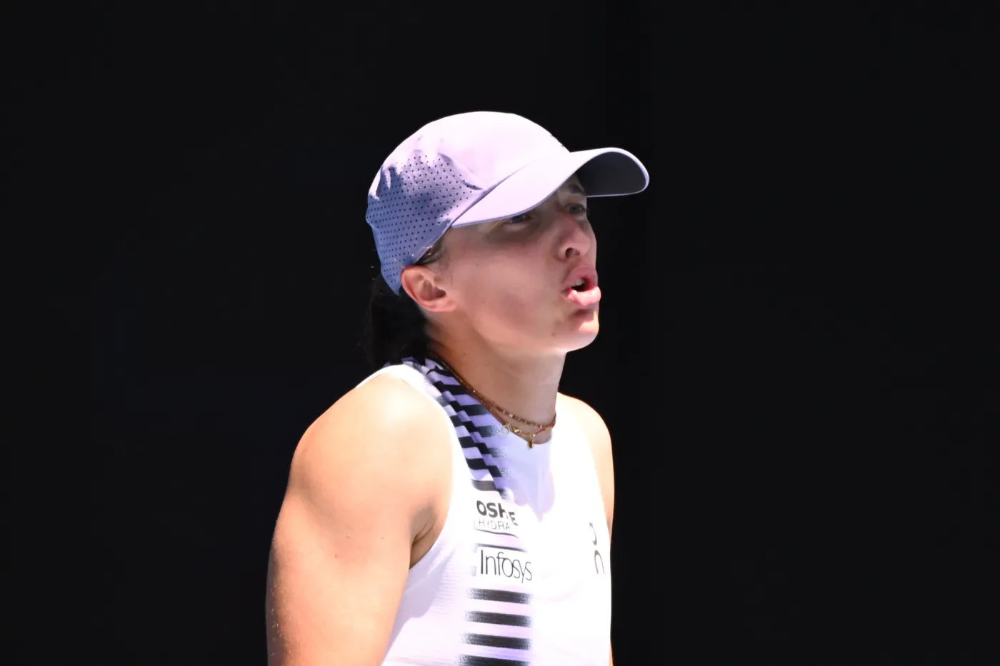 Świątek odpadła z Australian Open. Pokaz siły Rybakiny w drugim secie
