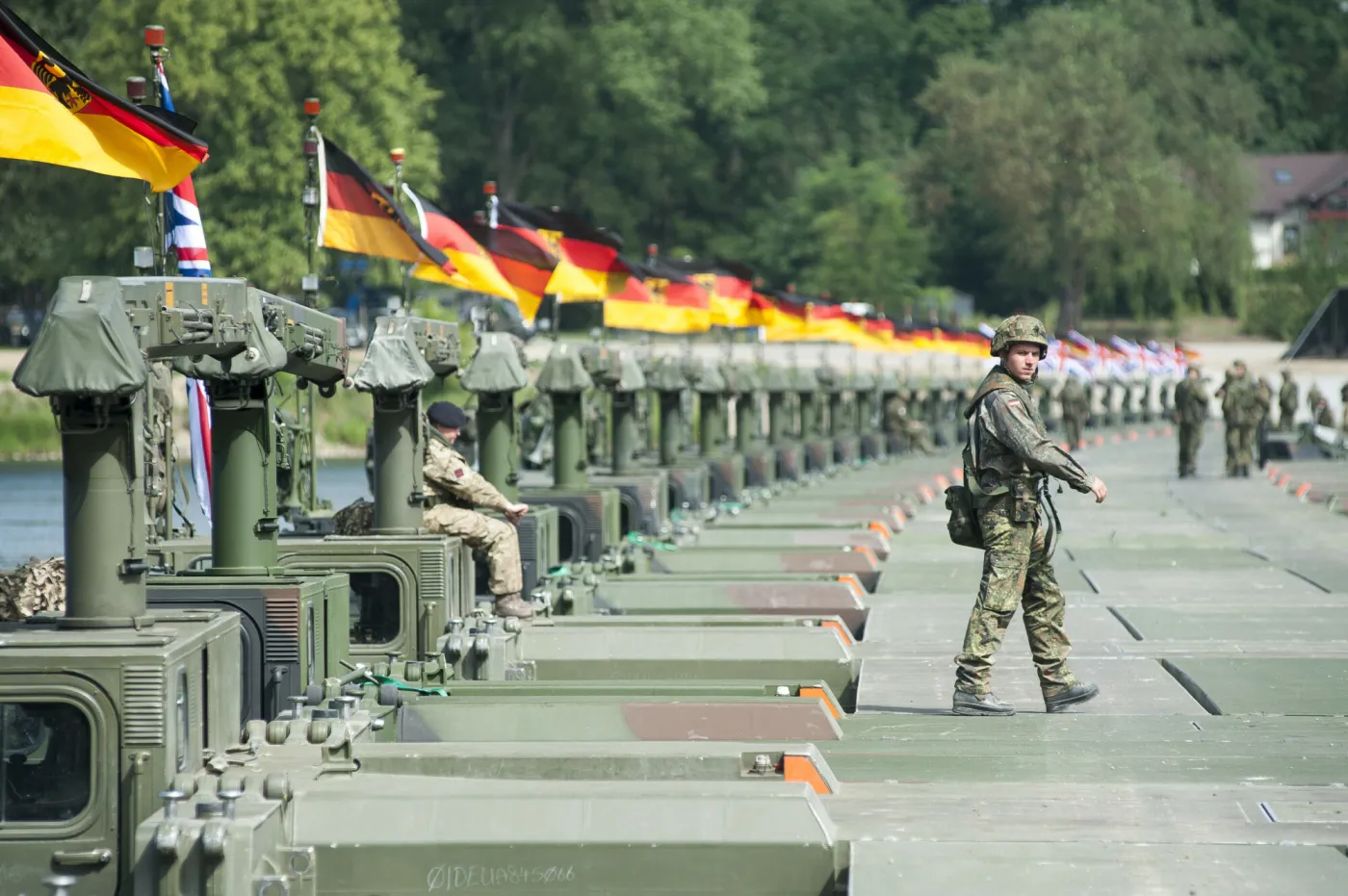 Ekspert apeluje o zdrowy rozsądek. "Czy Polacy wierzą, że Niemcy mogłyby ich znów najechać?"