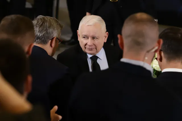 Europoseł o działaniach partii Kaczyńskiego wokół SAFE. "PiS chce się przytulić do Brauna"
