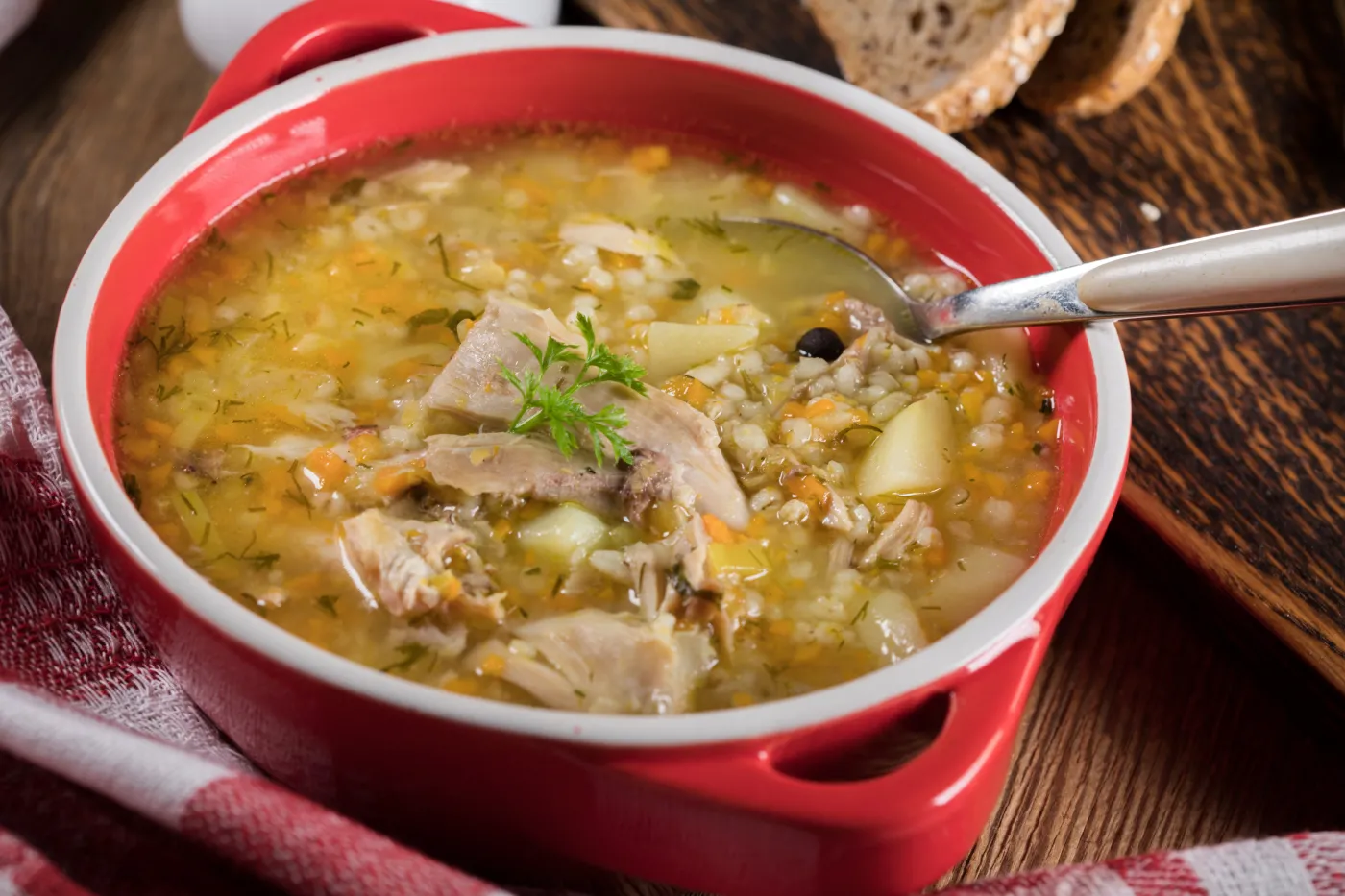 Krupnik jak u babci. Syta, rozgrzewająca zupa na prostych składnikach