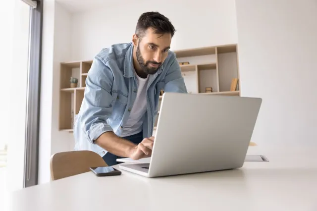 25 tys. zł na rękę dla osób po studiach. Takiej rekrutacji nie było od siedmiu lat