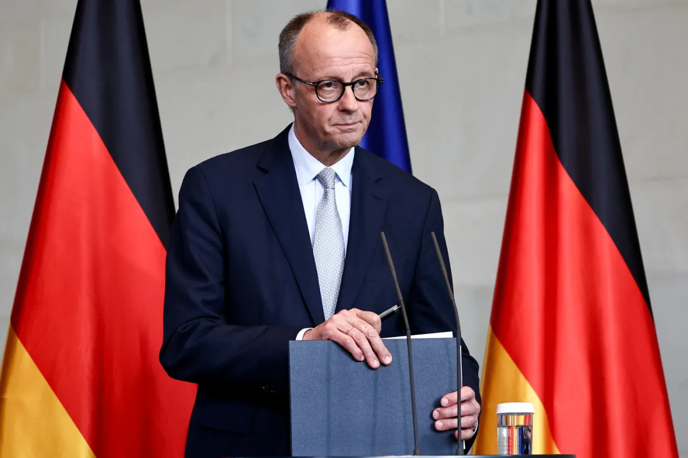 Kanclerz Niemiec pod ostrzałem własnych mediów. "Gorzkie przyznanie się do porażki"