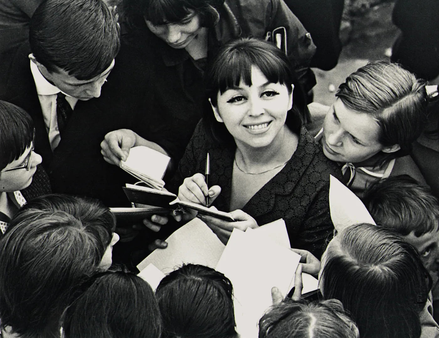 O tym się mówiło. QUIZ o największych skandalach PRL. 10/10 dla znawcy 