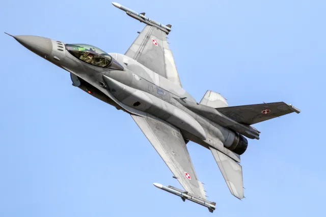 Polskie F-16 przechwyciły rosyjski samolot rozpoznawczy nad Bałtykiem