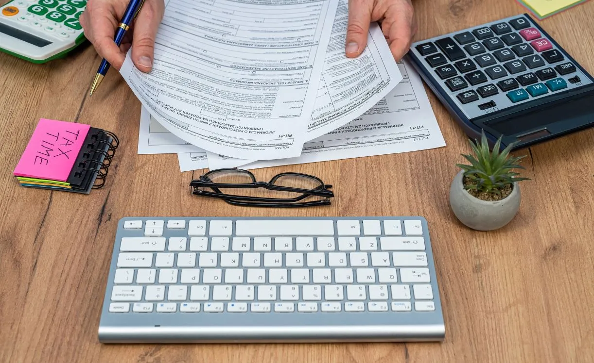 Zwrot podatku 2026? Fałszywe maile ze "skarbówki" zalewają Polaków. Co piąty już się nabrał