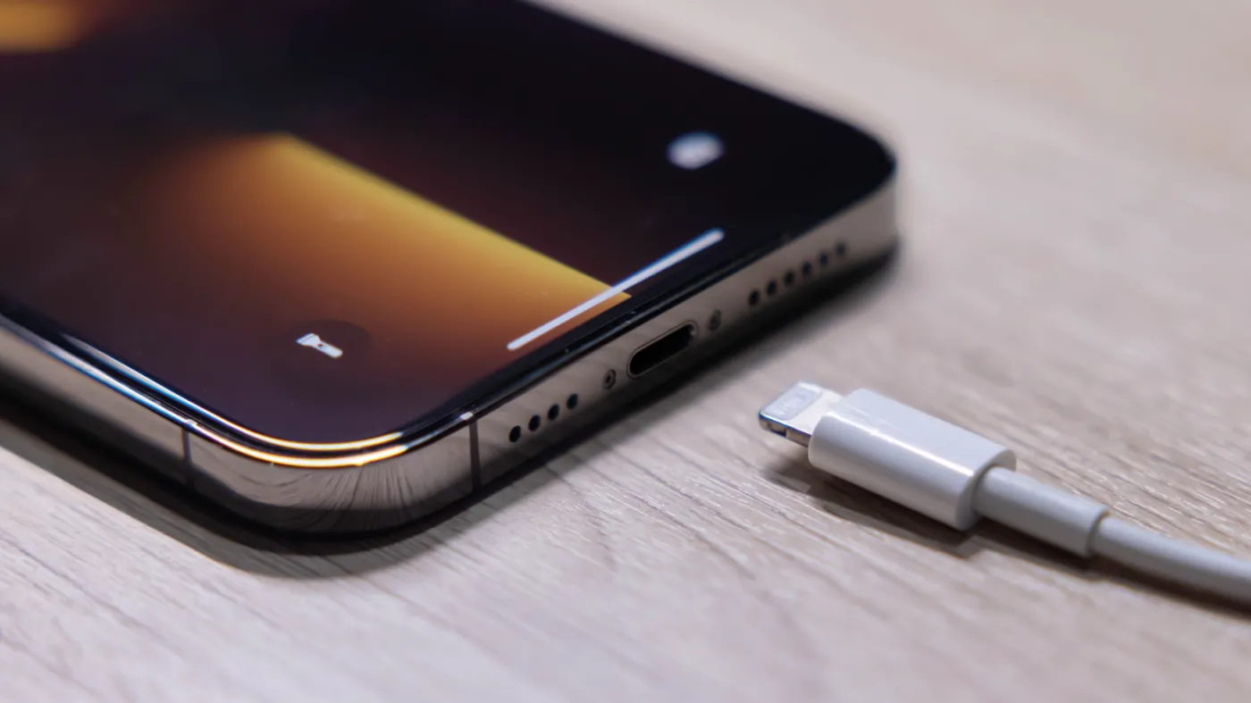 smartfon ładowanie telefon prąd