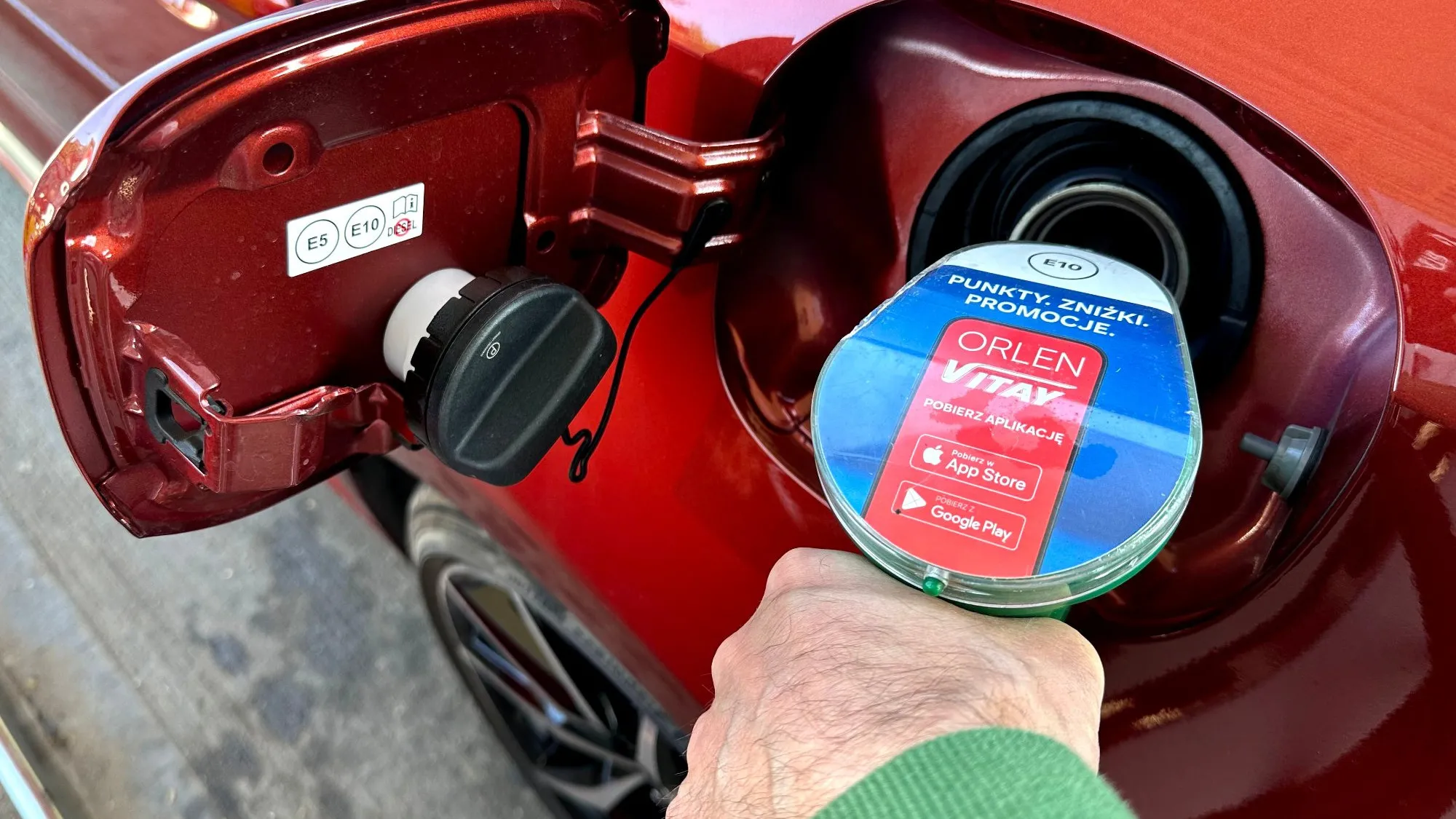 Paliwowe trzęsienie ziemi na stacjach w Polsce. Po 8 października benzyna 95, LPG i diesel już po tyle. Oto najnowsze zestawienie