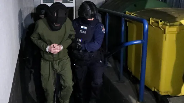 19-latek zaatakował nożem uczniów i pracowników szkoły. Prokuratura stawia 9 zarzutów