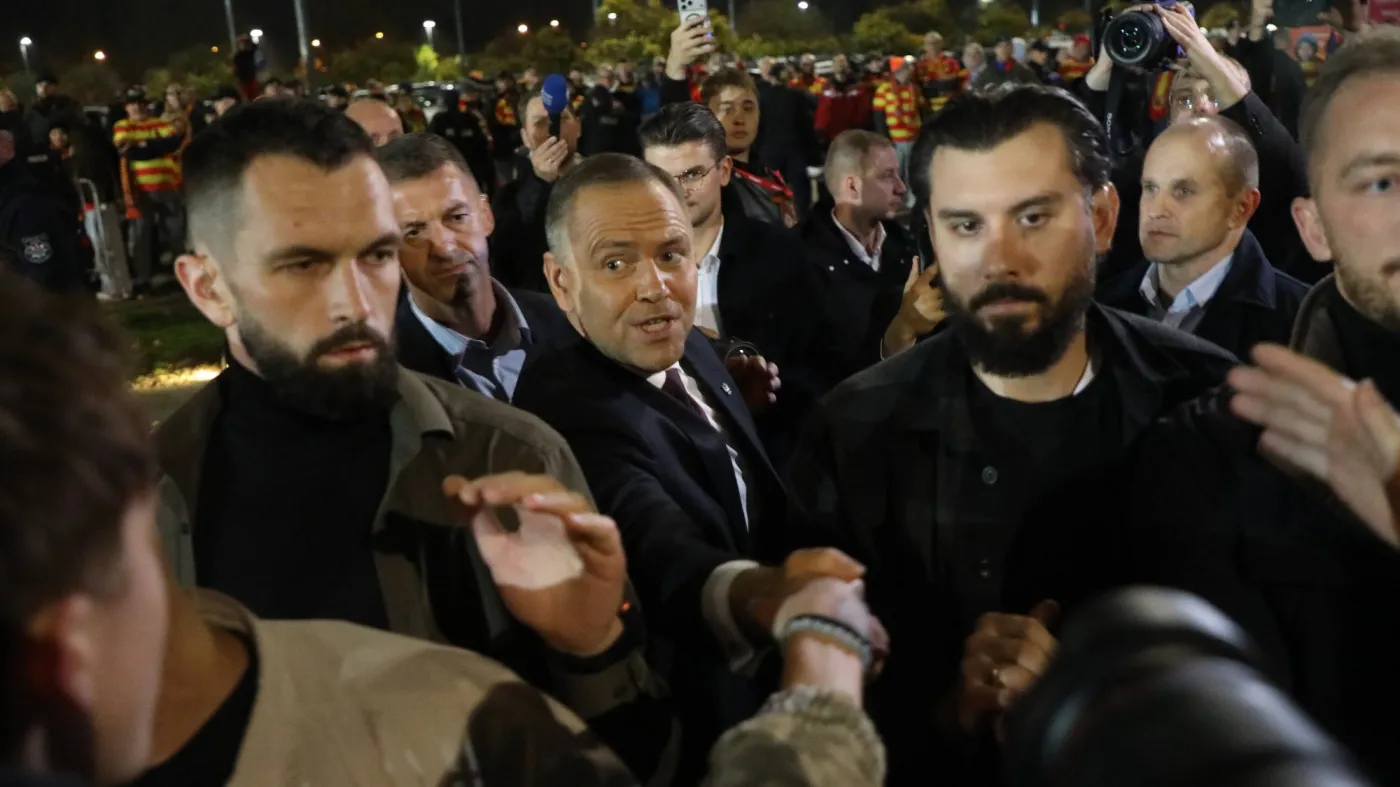 Karol Nawrocki ocenzurował czapkę dziecka. Prezydent uniknął wpadki