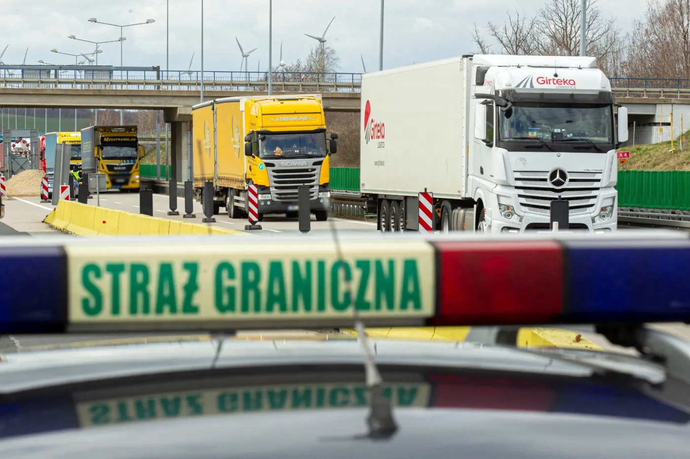 Rząd zamyka granice. Działać będą tylko niektóre przejścia [LISTA]
