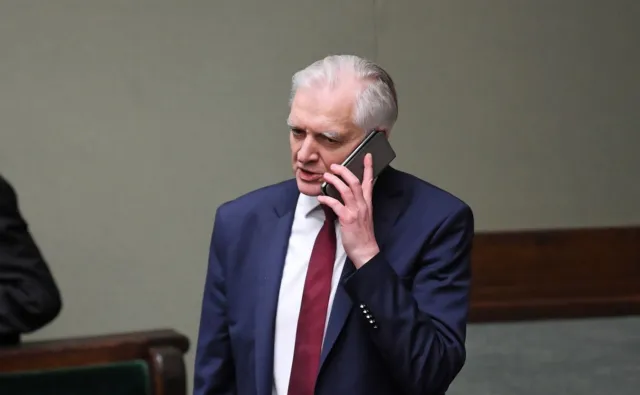 Jedynie PiS poparło propozycję Gowina. Opozycja zgłasza sprzeciw