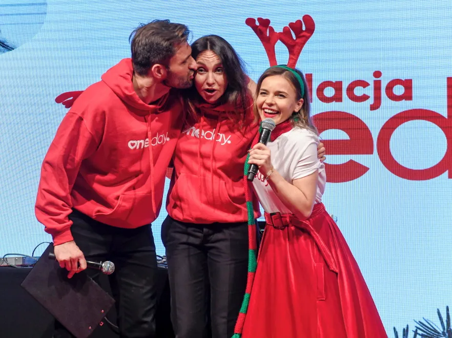 Szata zdobi człowieka - czy to wyświechtany frazes? TAK Dominika Kulczyk wygląda w zwykłej bluzie