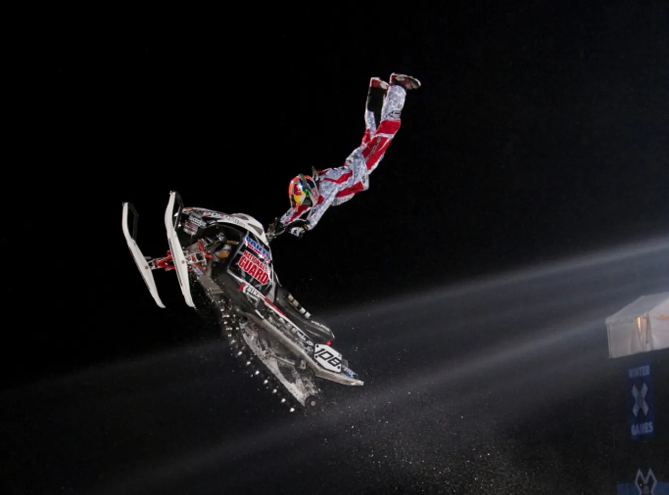 levi_lavallee_winter_x_games_14_fot_christian_pondella_red_bull_photofiles_1642466.jpg