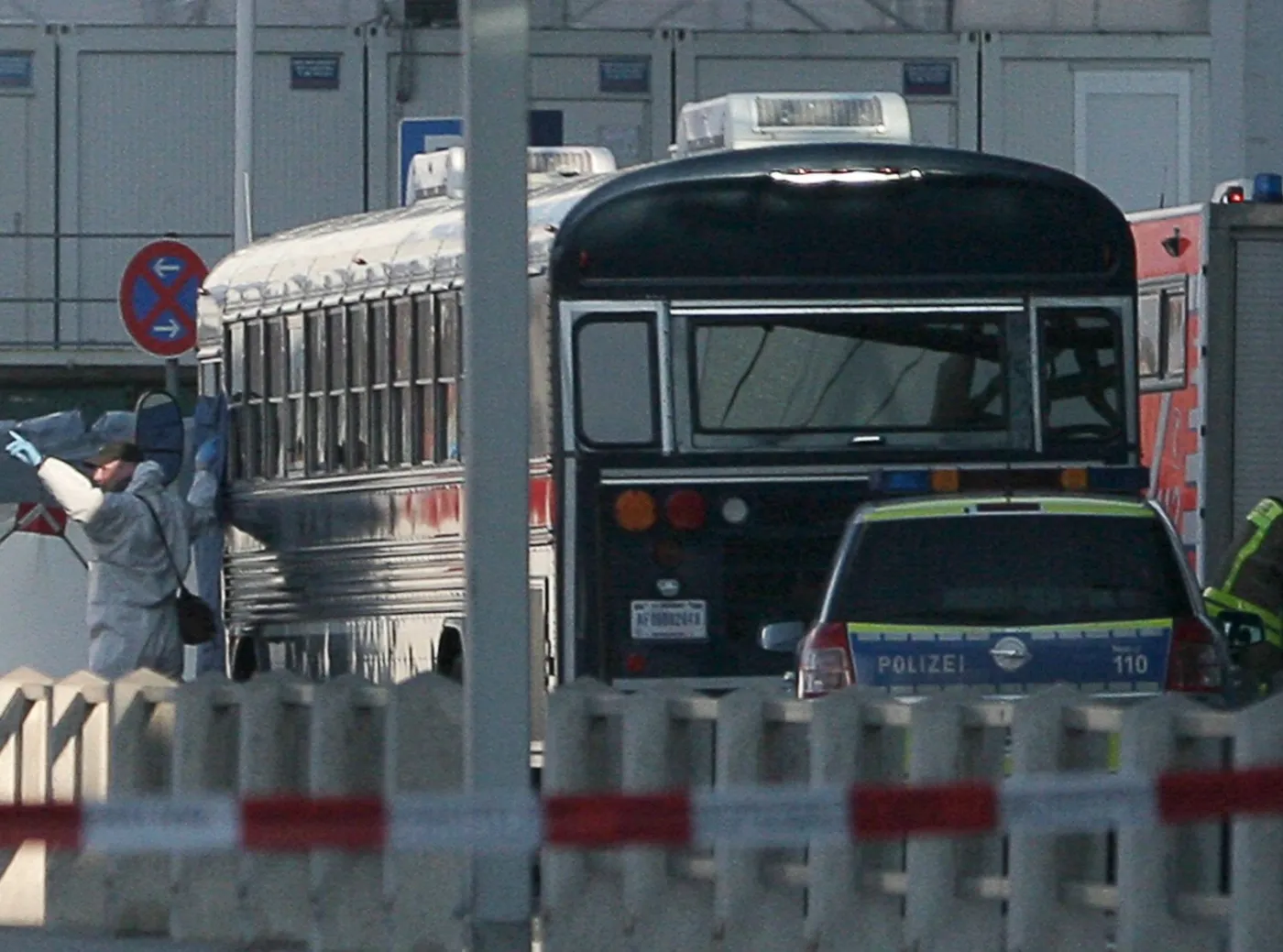 Autobus, którym jechali amerykańscy żołnierze