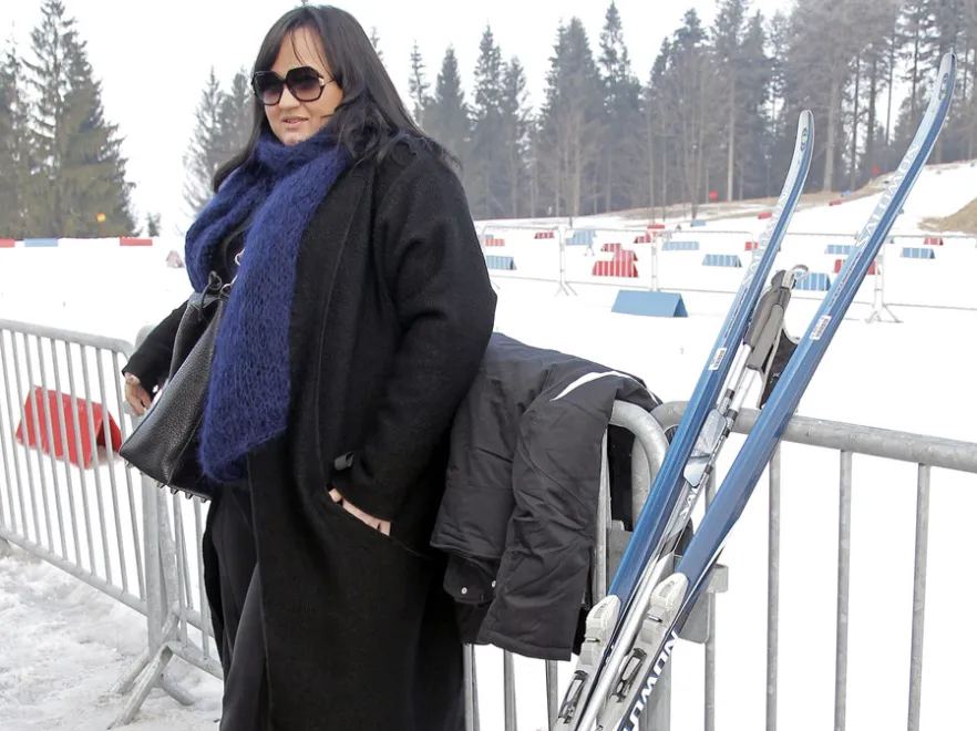 Gosia Baczyńska na stoku w długim płaszczu - nowa moda czy wpadka?