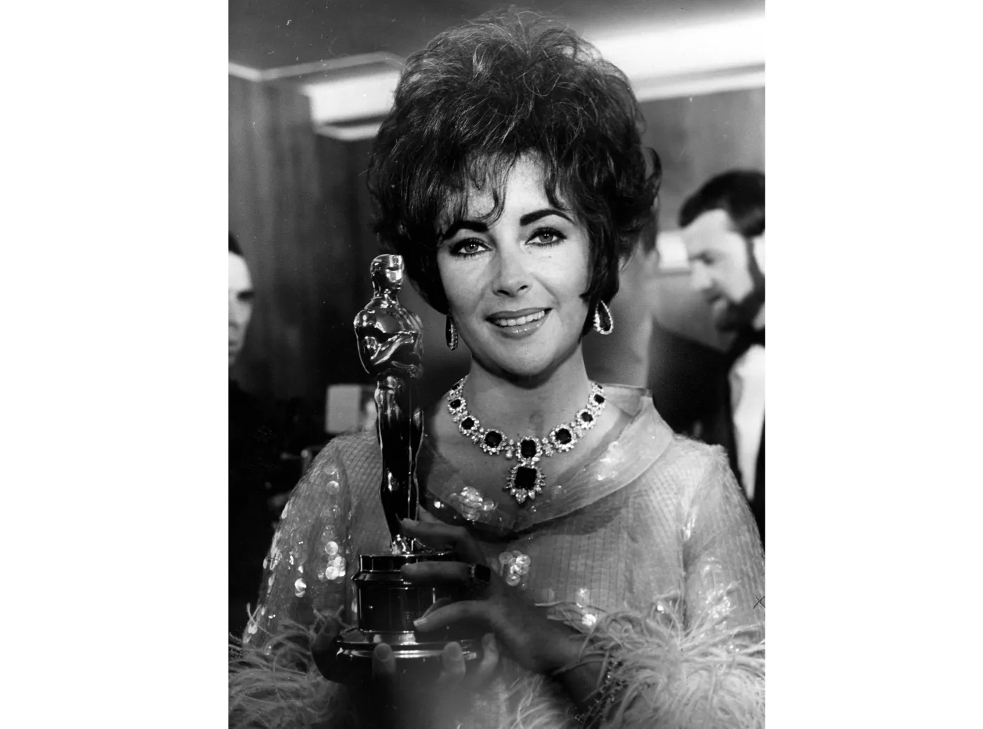 Elizabeth Taylor z Oscarem za "Kto się boi Virginii Woolf?"