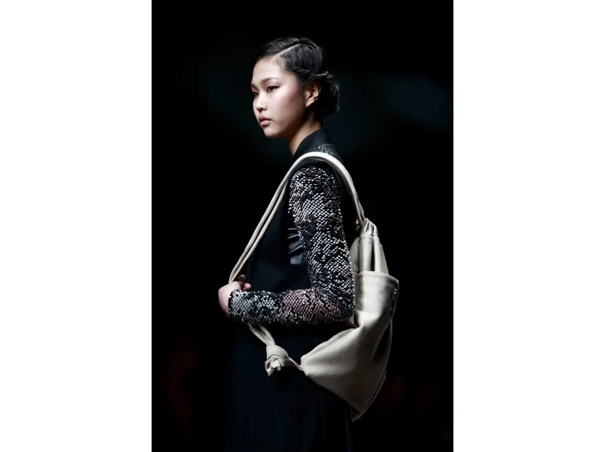 1958323-south-korea-fashion-week-kwiecien.jpg
