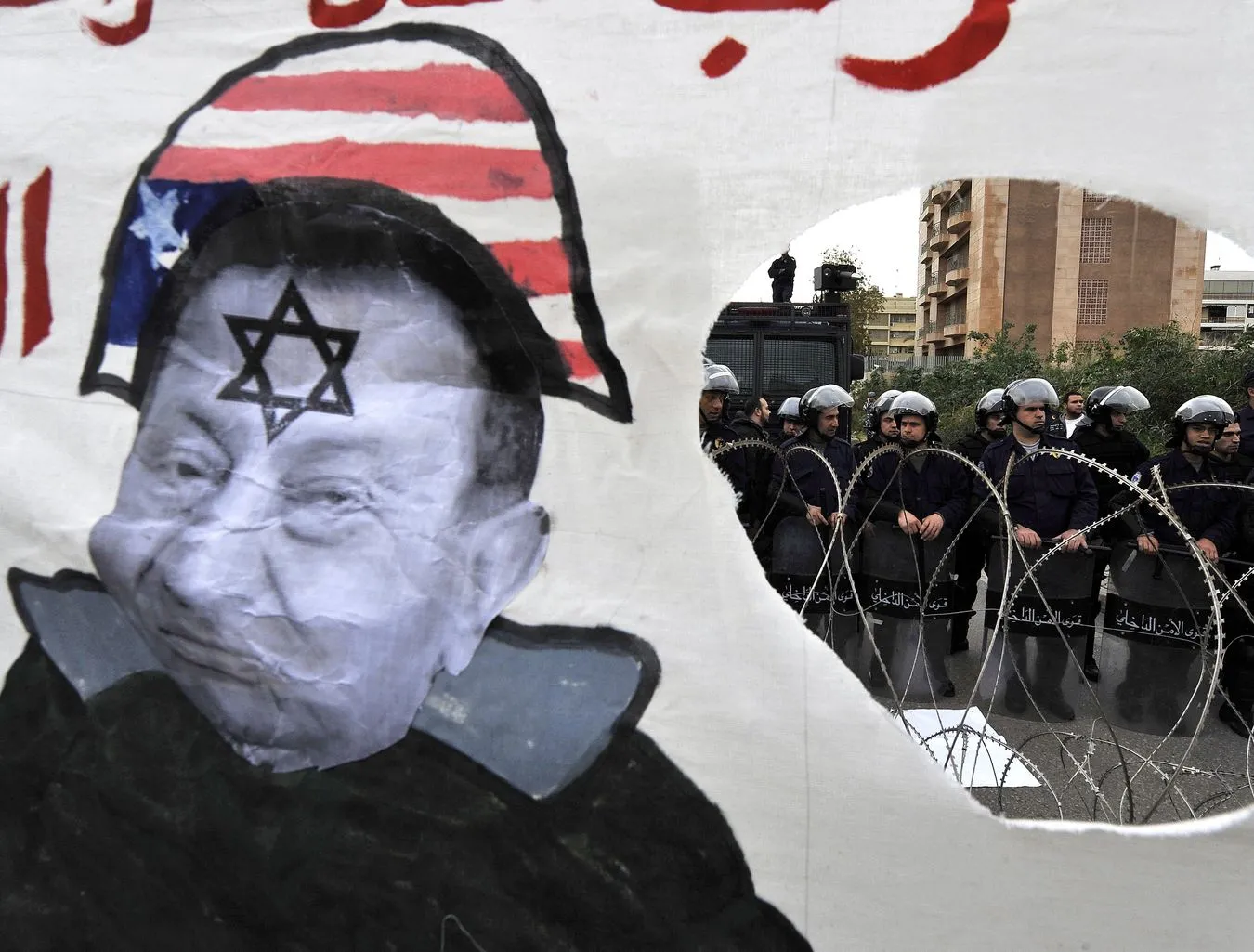 Mubarak spotkał się z najwyższymi dowódcami 