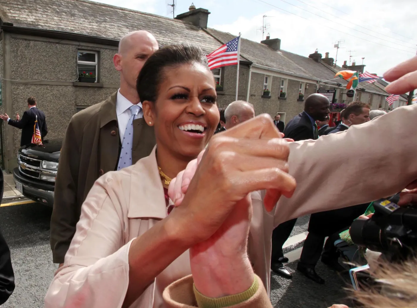 2104066-michelle-obama-w-moneygall-wiosce.jpg