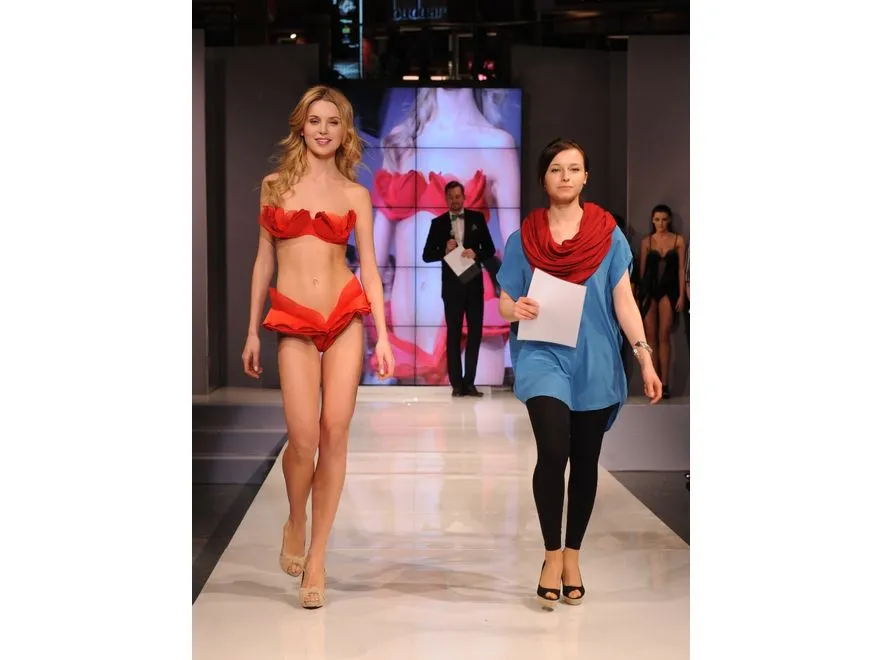 2019260-tia-nagr-natalia-stachura-z-modelka.jpg