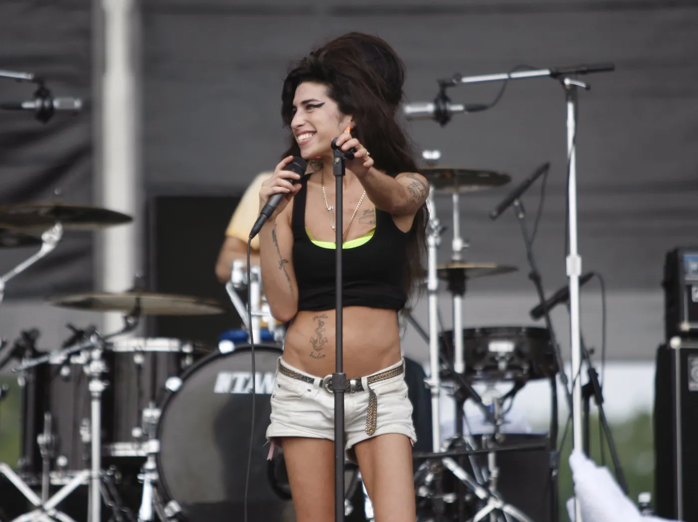 2310134-amy-na-virgin-festival-w-baltimore.jpg
