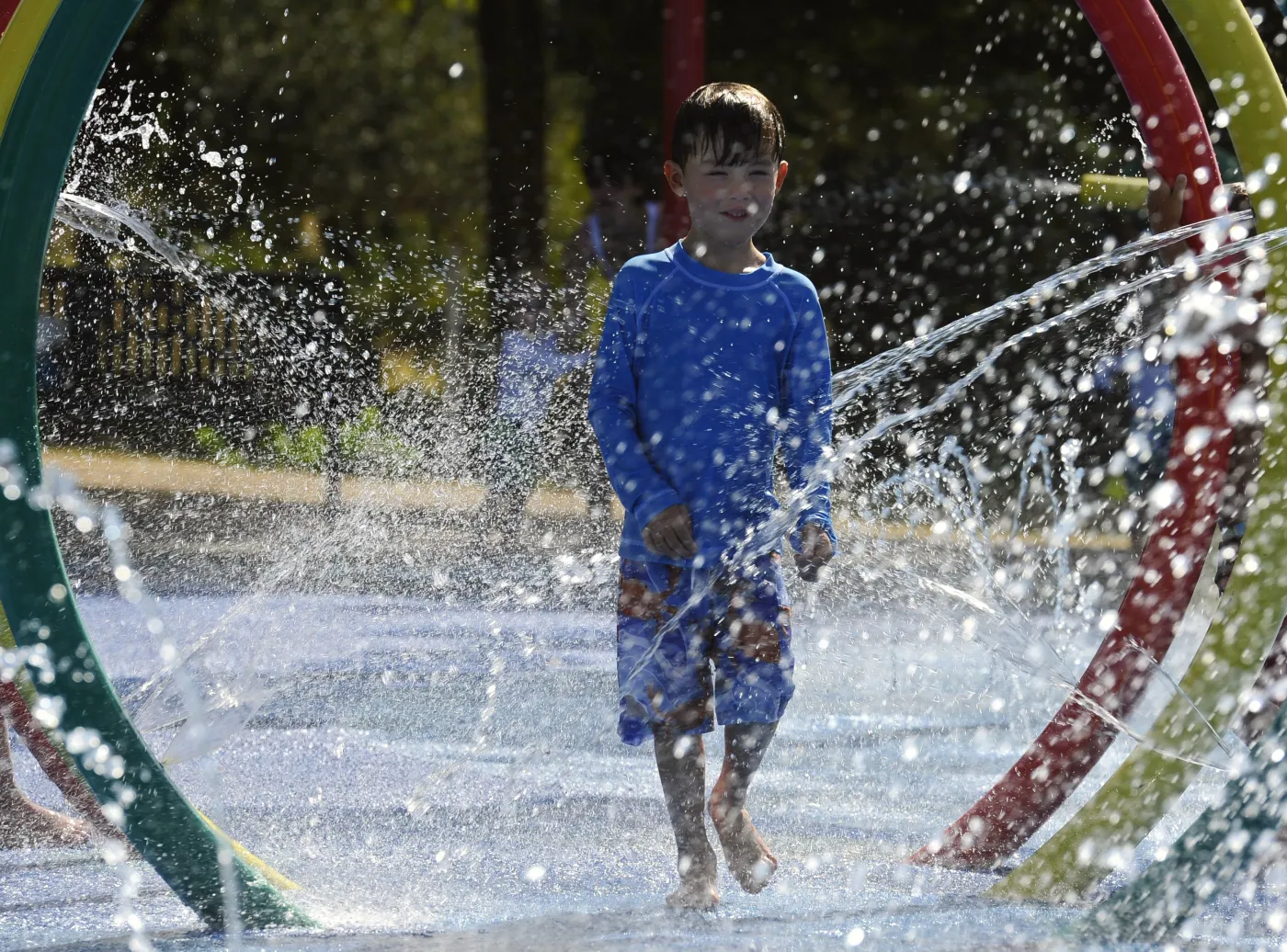 2325425-ponad-40-stopniowe-upaly-w-dallas.jpg