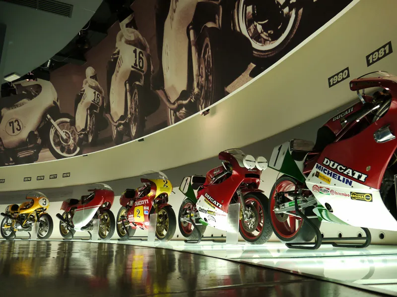 2165091-ducatimotorcycle-01-megafactories.jpg