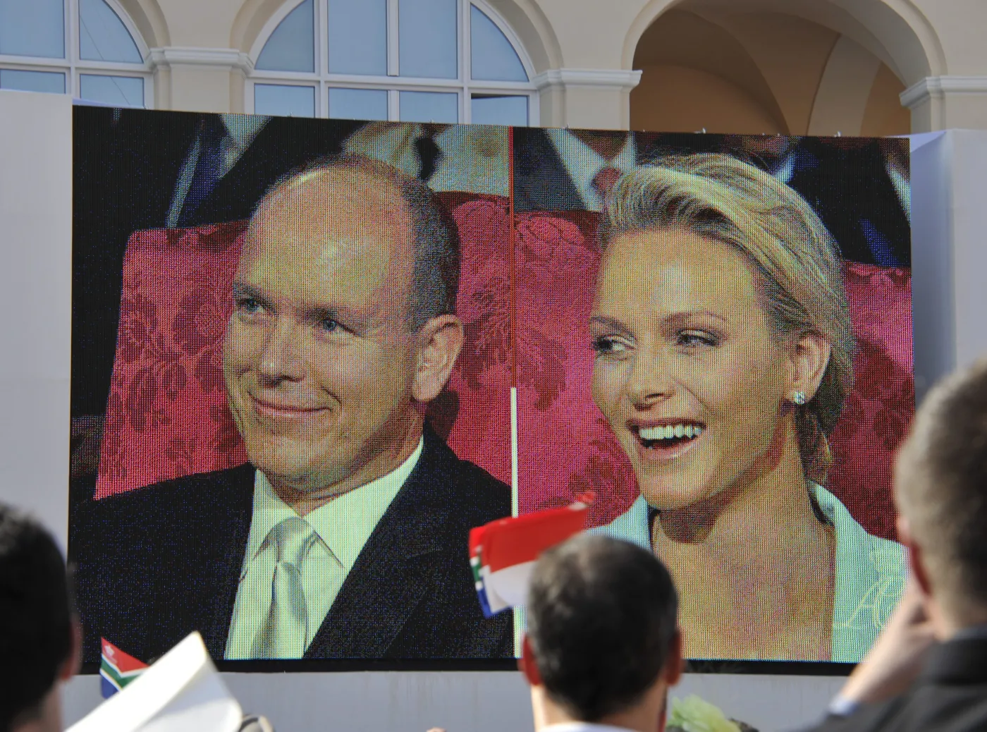 Ceremonia ślubna była transmitowana na wielkich telebimach