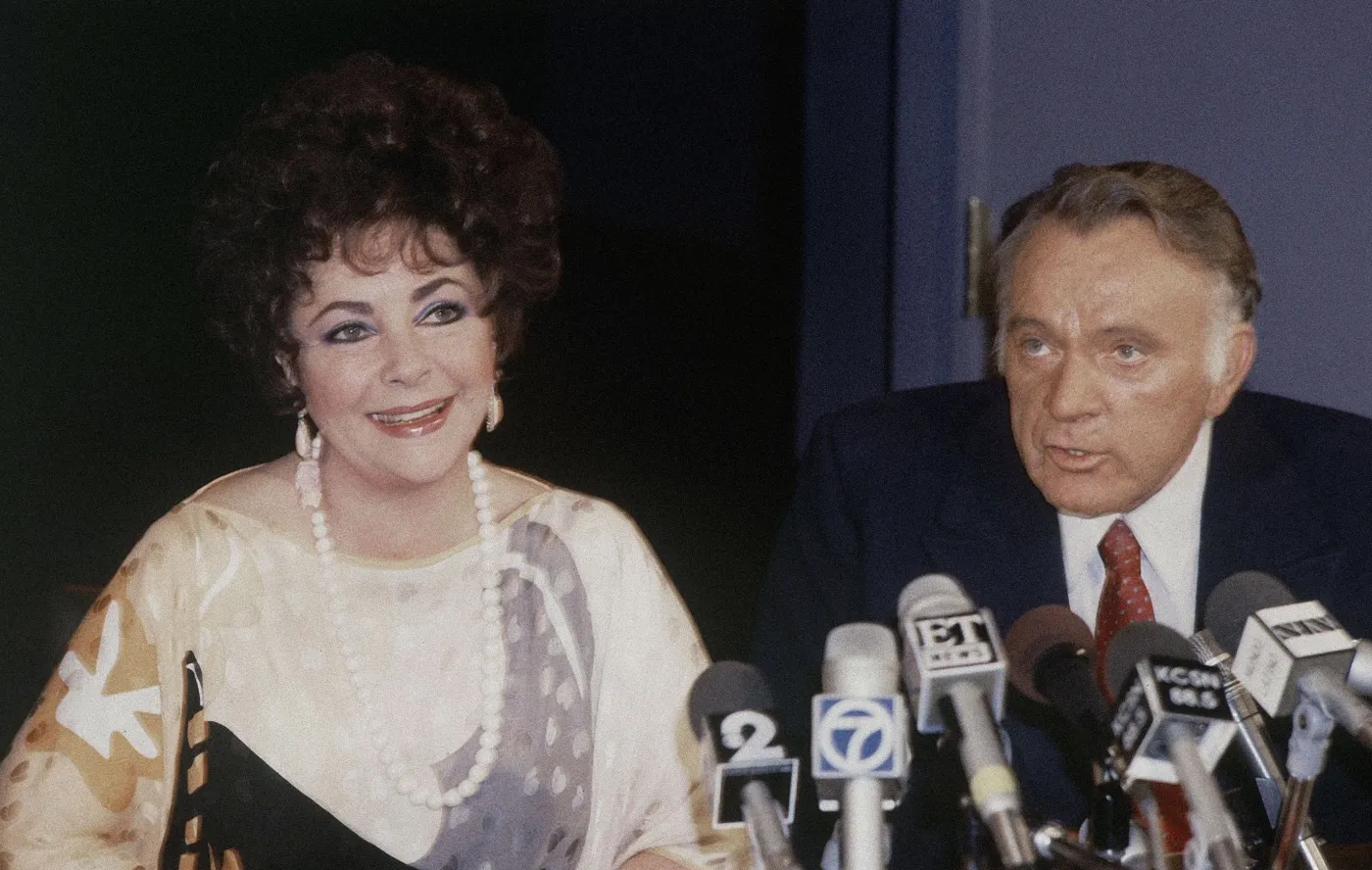 2736603-elizabeth-taylor-i-richard-burton.jpg
