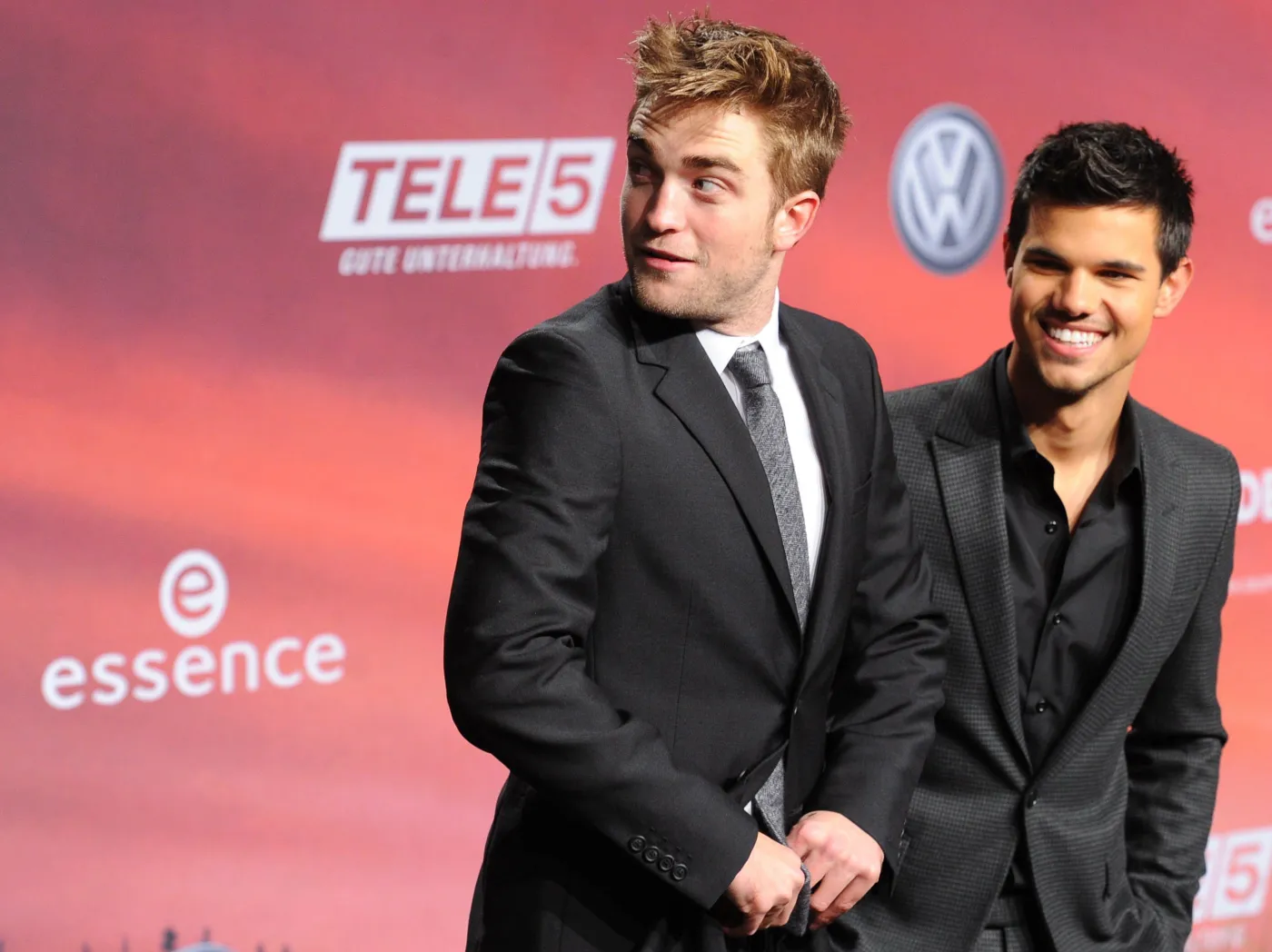 2765314-taylor-lautner-i-robert-pattinson.jpg