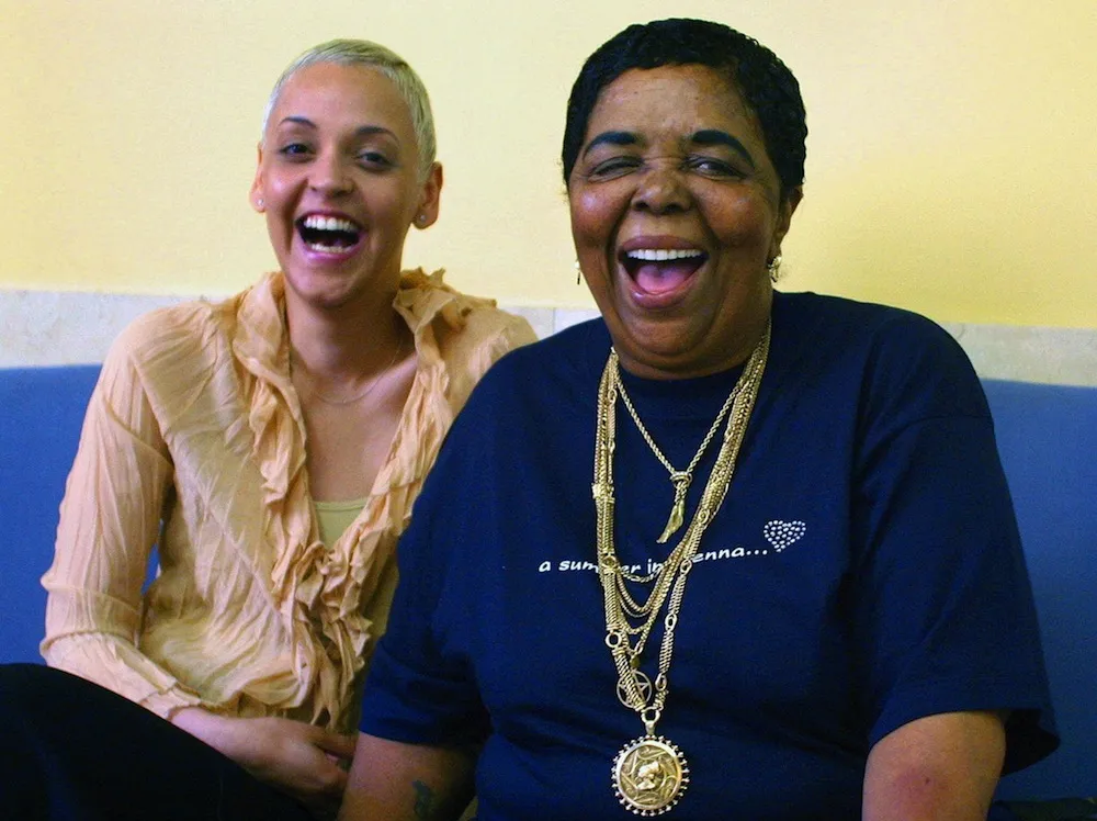 2873377-cesaria-evora-i-mariza-w-2004-roku.jpg