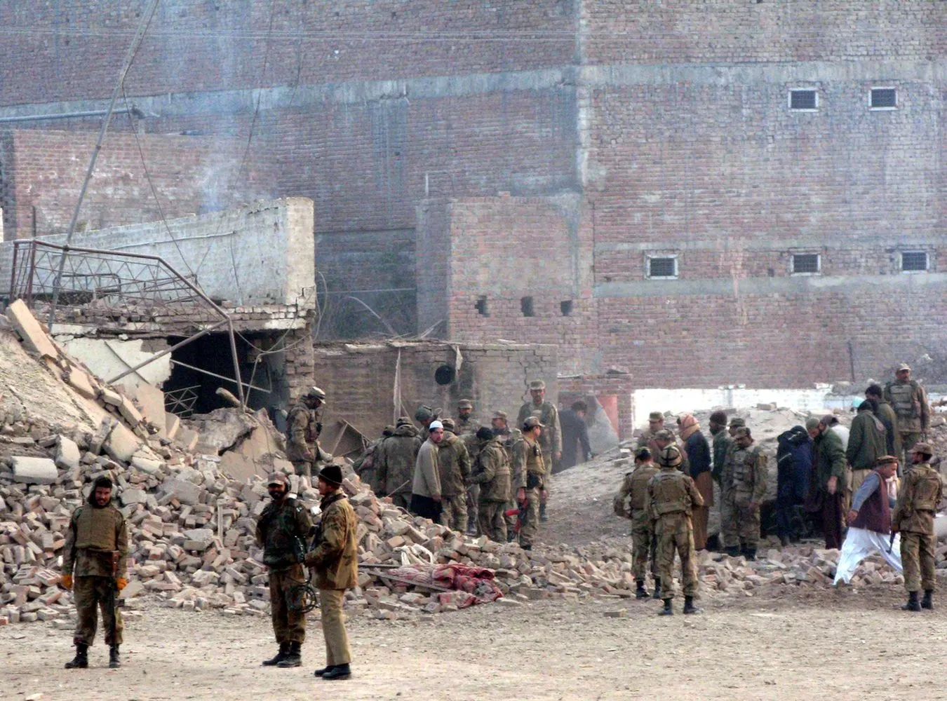 Zamach samobójczy na bazę wojskową w prowincji Chajber Pachtunchwa w Pakistanie