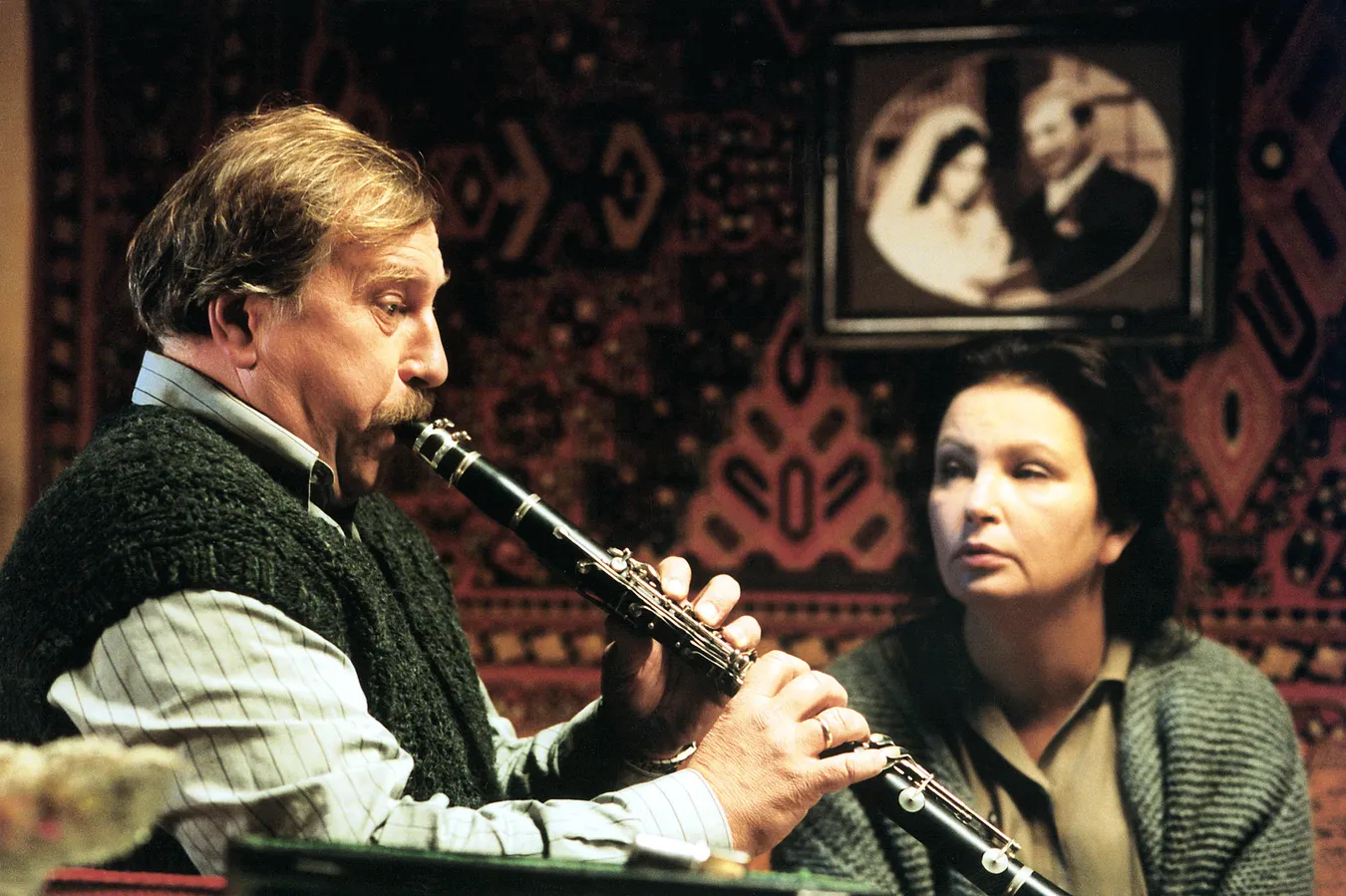 Jerzy Stuhr i Anna Dymna w filmie "Duże zwierzę"