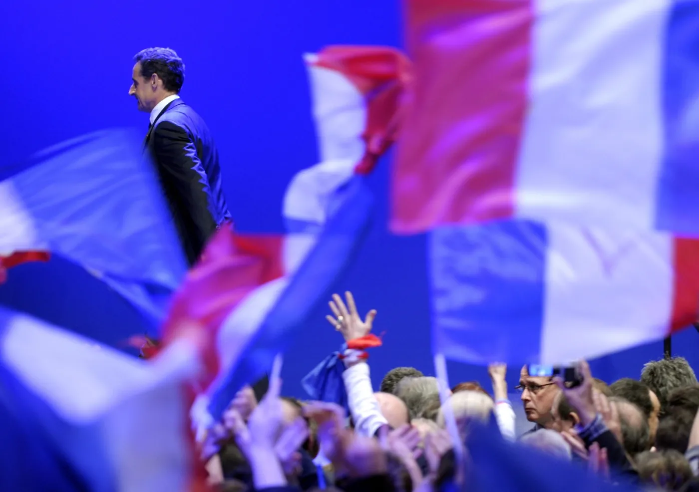 Nicolas Sarkozy w siedzibie swojej partii po przemówieniu powyborczym