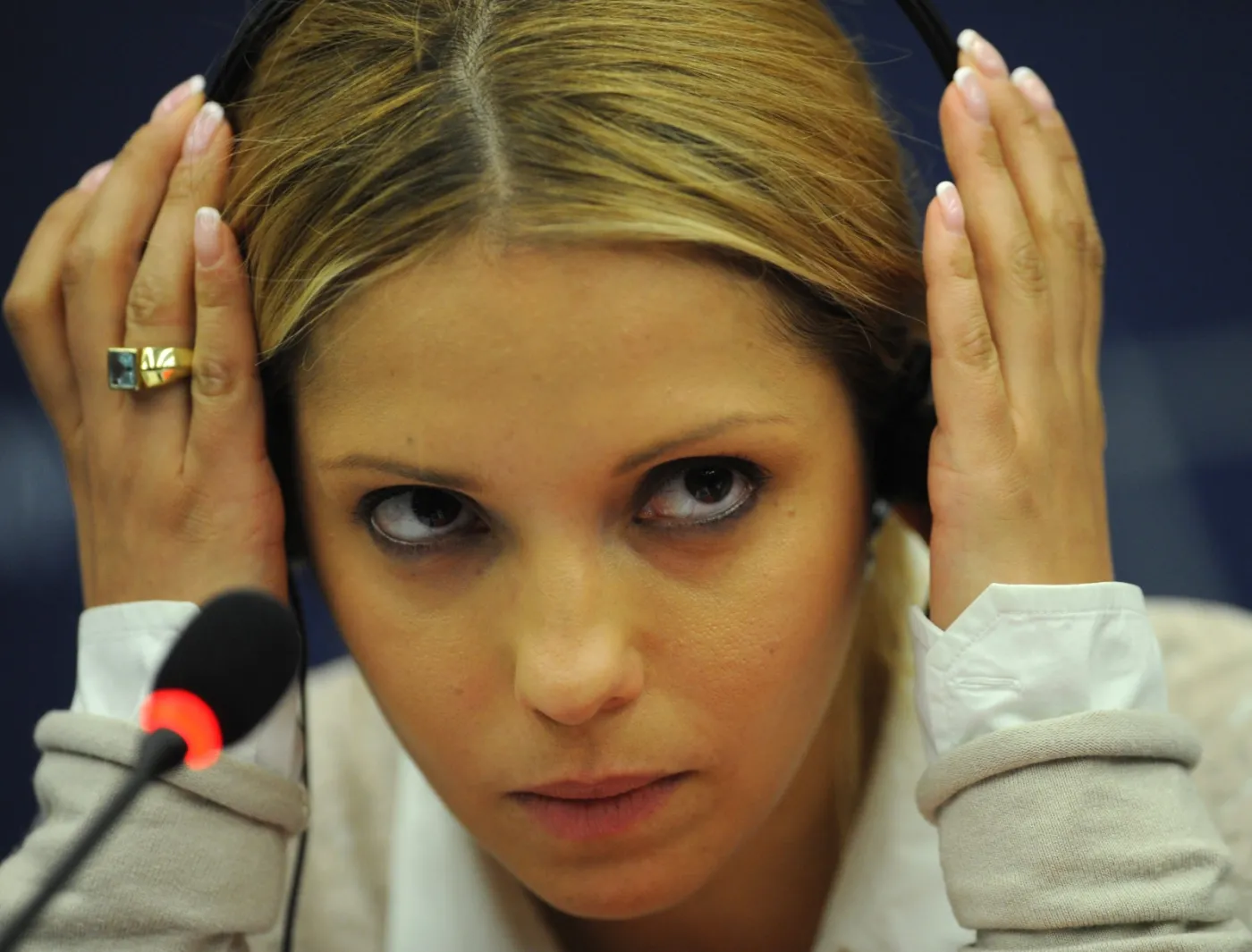 Piękna i młoda Tymoszenko walczy o matkę jak lwica