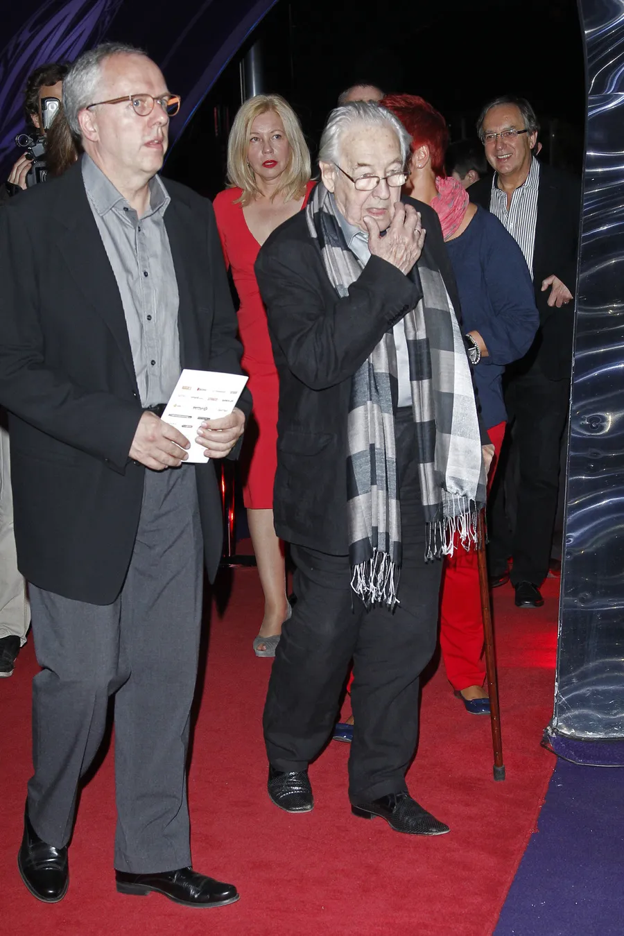 4048881-andrzej-wajda-na-premierze-jestem.jpg