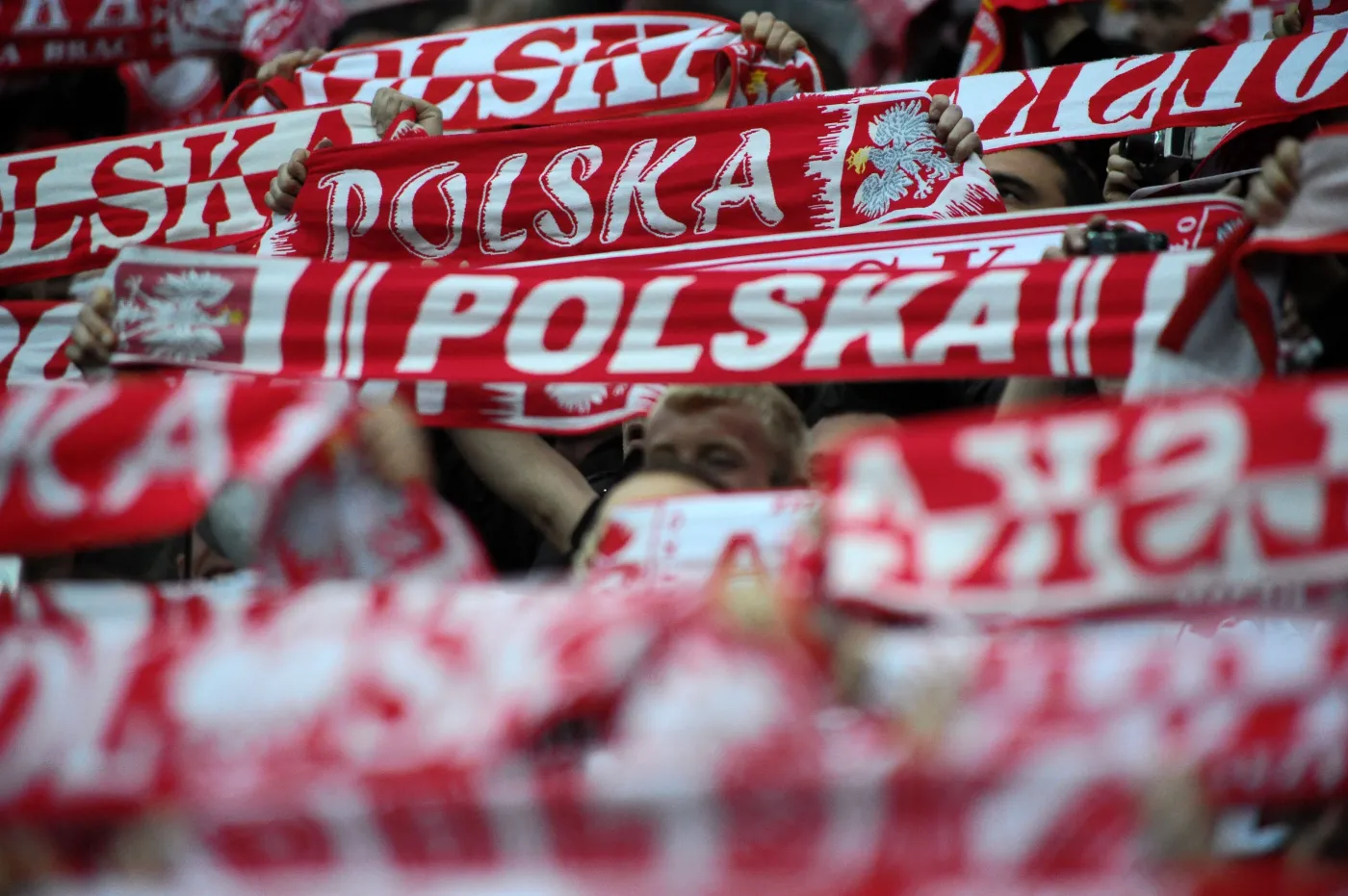 4166789-polscy-kibice-na-trybuach-stadionu.jpg