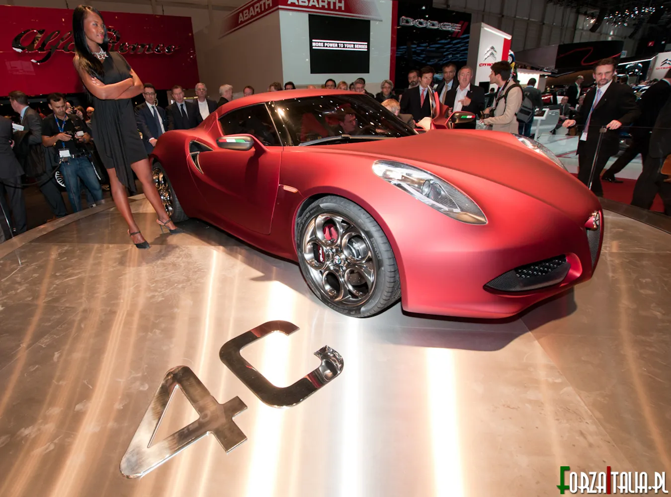 1860137-alfa-romeo-4c-concept-genewa-ok-1.jpg