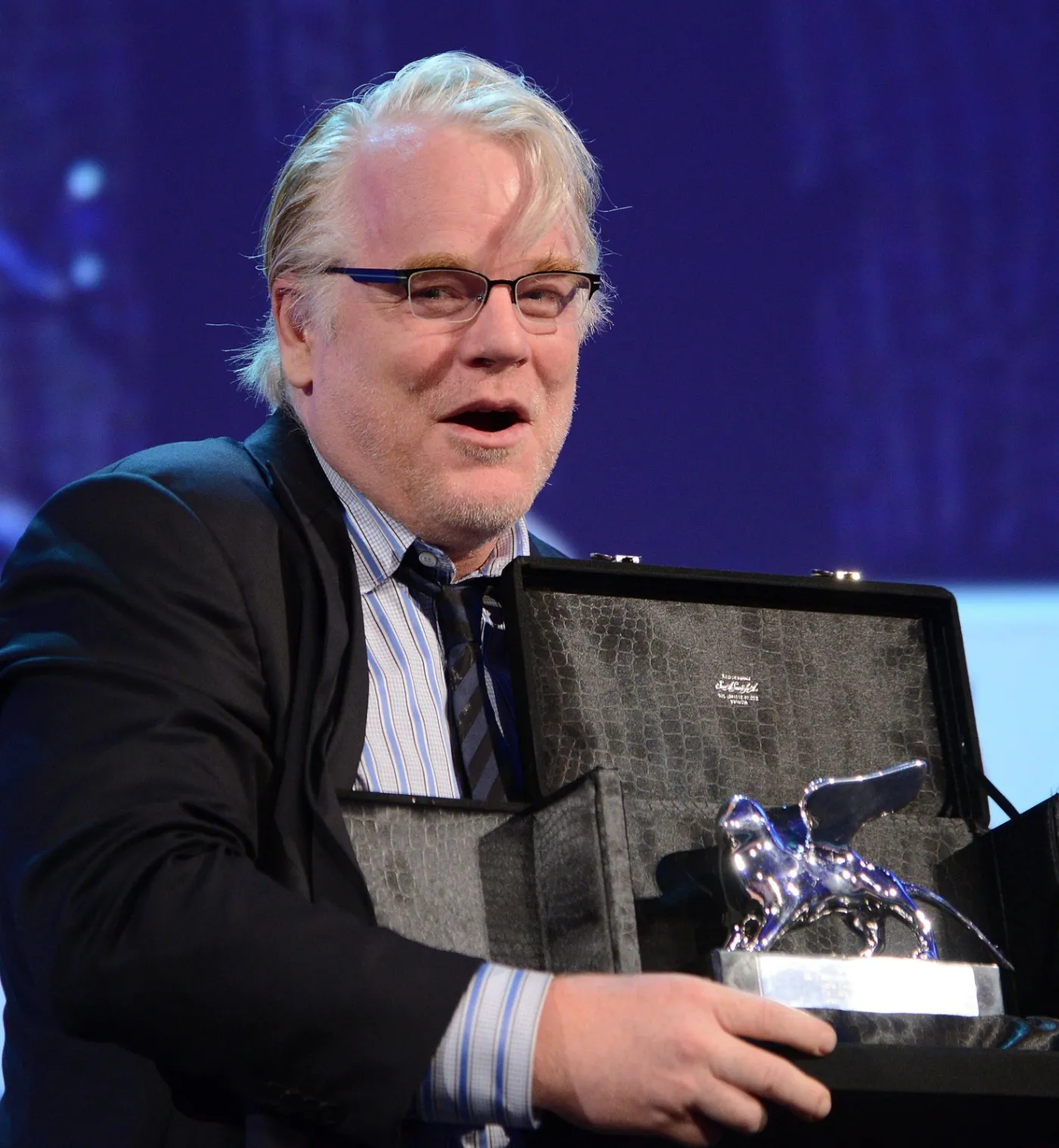 4012945-philip-seymour-hoffman-ze-srebrnym.jpg