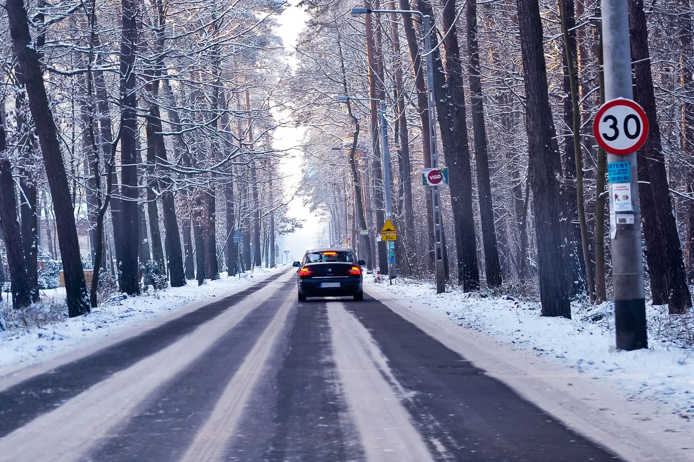 Janusz Piechociński jedzie limuzyną rządową