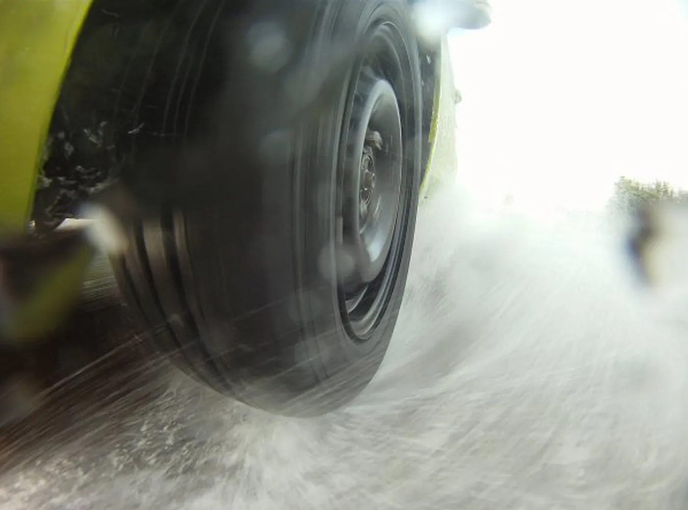 Opony nowe czy używane? Zobacz, które gumy mają sens