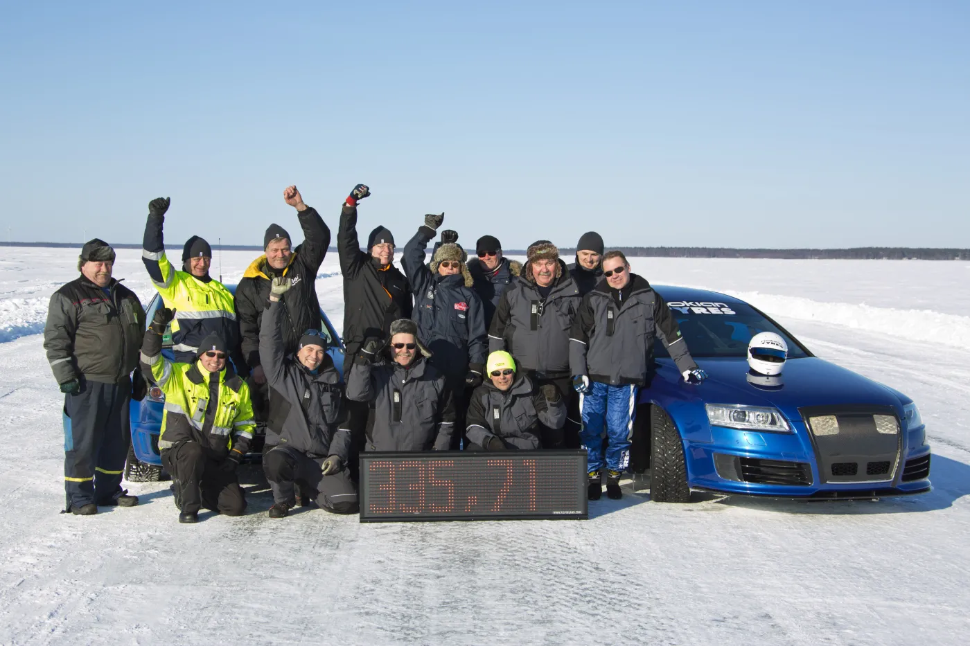 4743043-nokiantyres-fastest-on-ice2013-40.jpg