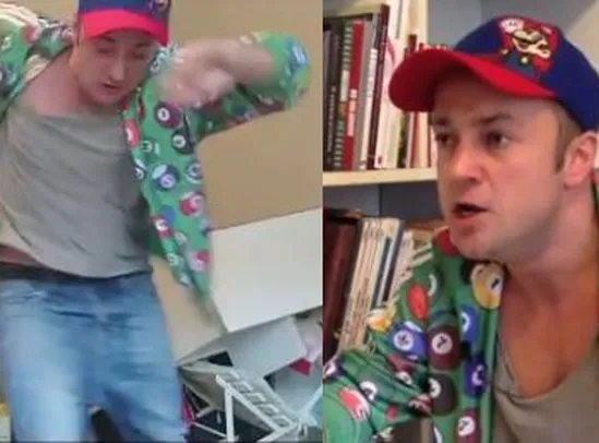 Czesław Mozil demoluje mieszkanie Łukasza Jakóbiaka