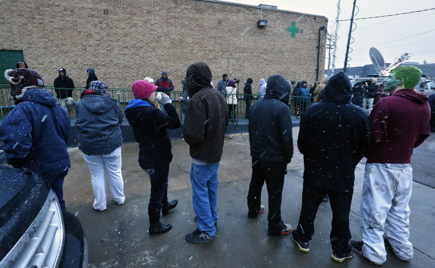 Kolejki przed sklepami z marihuaną. "Koniec prohibicji!" [ZDJĘCIA]