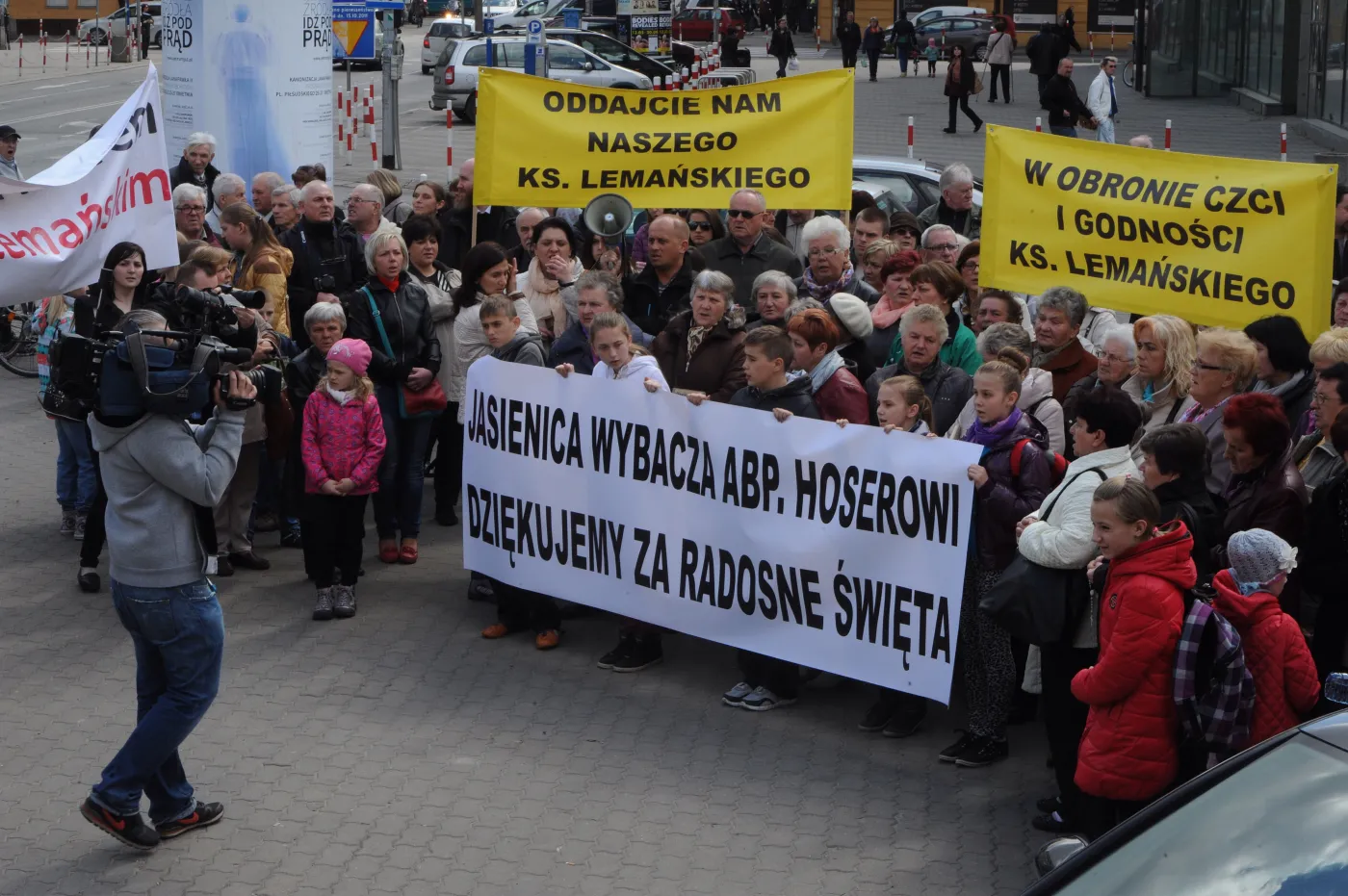 6174475-protest-parafian-w-obronie-ksiedza.jpg