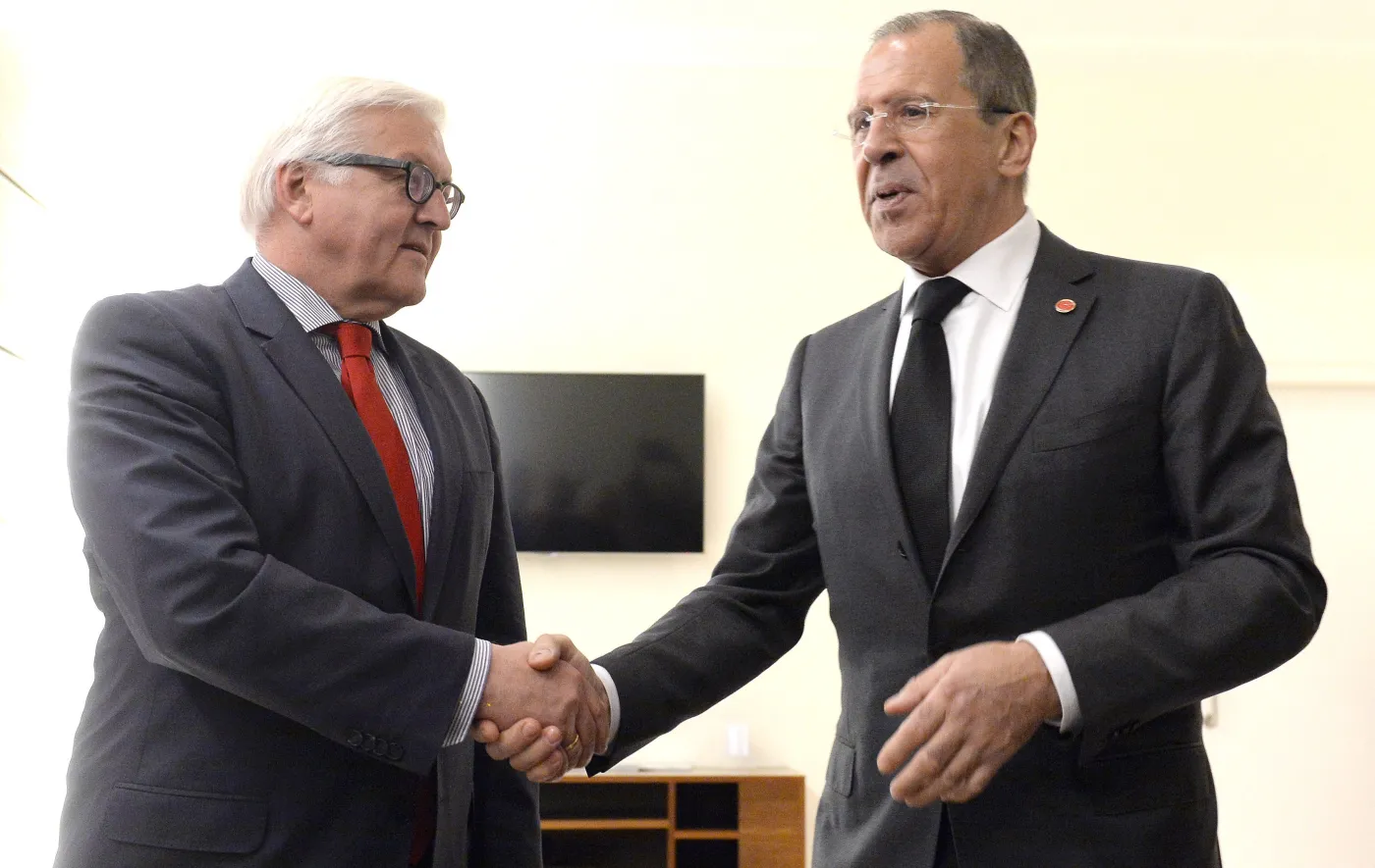 Frank-Walter Steinmeier i Siergiej Ławrow